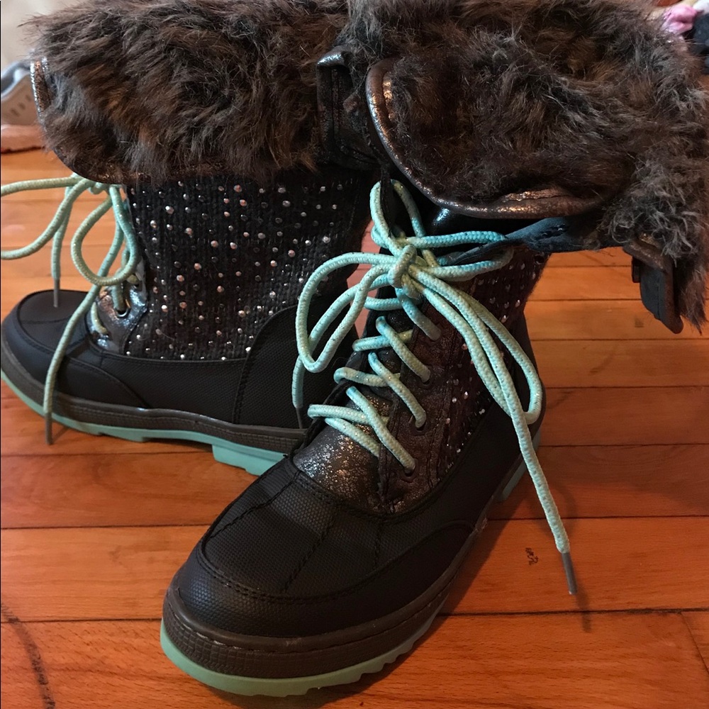 Justice Snow Boots Size 5